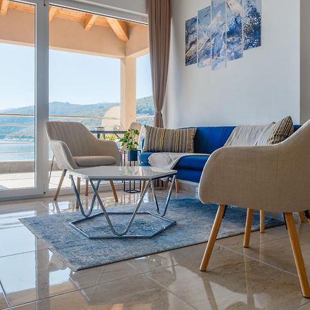 Seafront 2-Bedroom Apartment Nika - Рабац Экстерьер фото